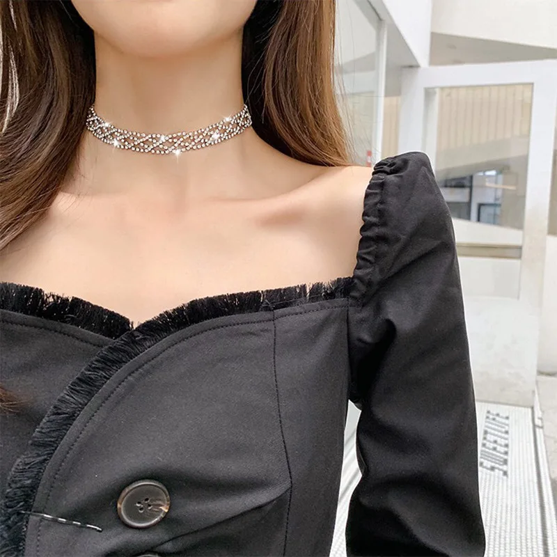 

Fashion Rhinestone Choker Necklaces for Women Shine Crystal Necklaces Clavicle Chain Neckband Ring Weddings Jewelry Party Gifts