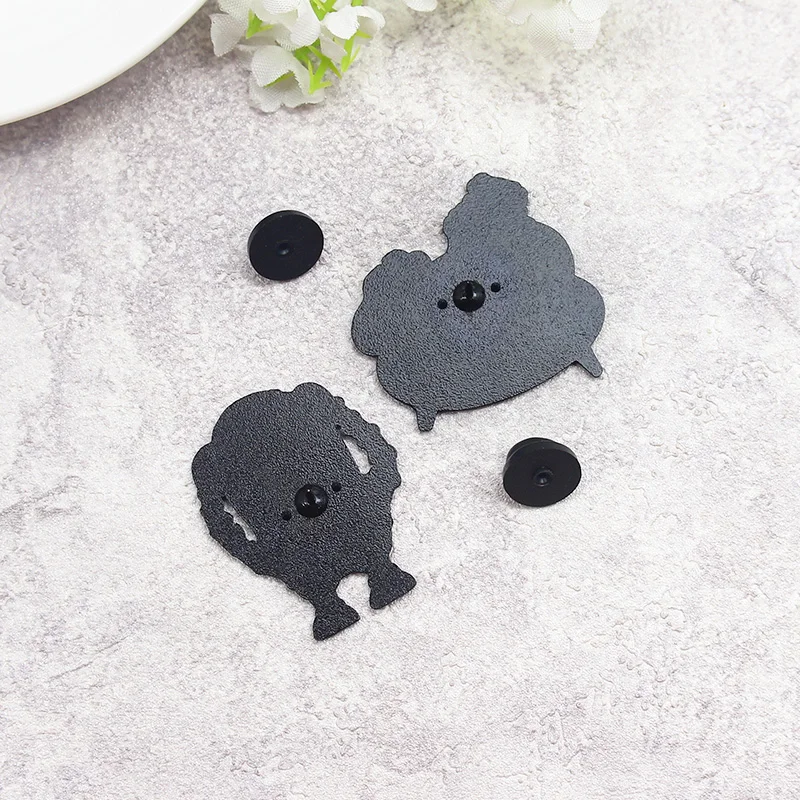 Броши с изображением космонавта инопланетянина робота Красного чемодана