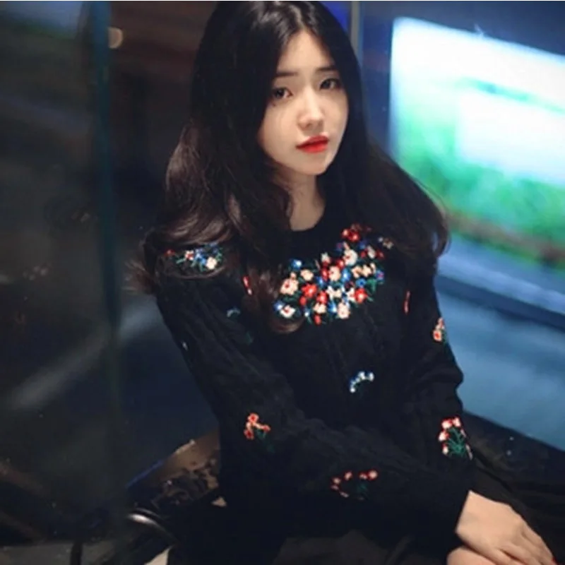 Женские пуловеры с цветочной вышивкой Mori Girl Зимний вязаный свитер бежевого цвета