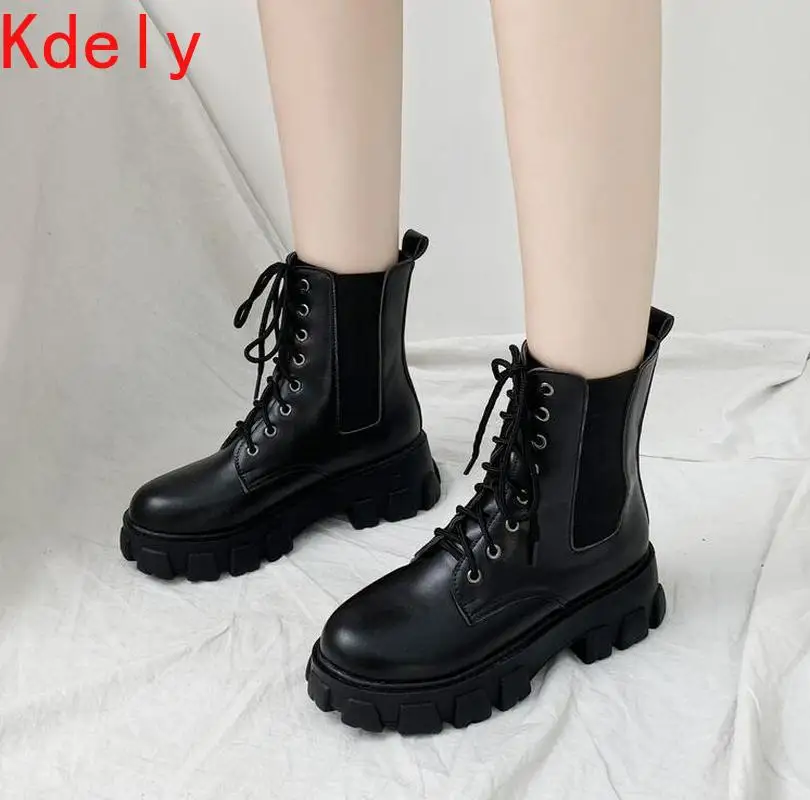 2020 г. модные мотоциклетные ботинки обувь на танкетке женские из искусственной