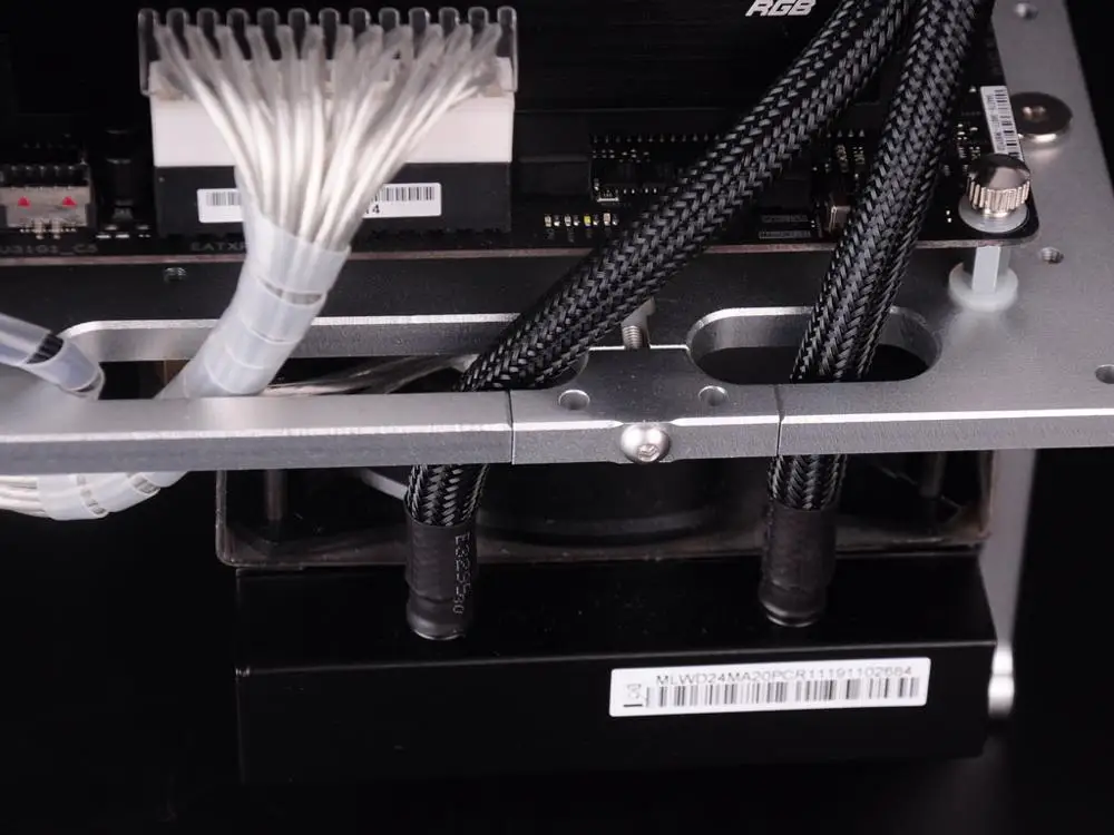 

ATX Horizontal open aluminum alloy chassis game water-cooled personalized SFF chassis ITX MATX bare rack cooling test platform