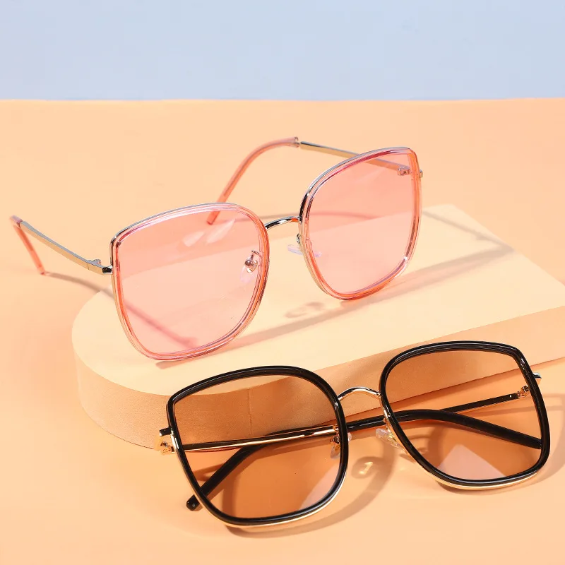 

Женские Классические Винтажные Солнцезащитные очки в стиле ретро