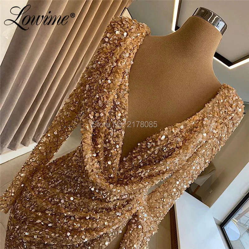Вечерние платья цвета шампанского с блестками и V-образным вырезом модель 2020 года