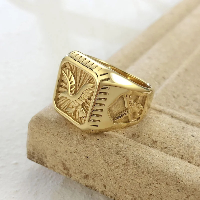 

American Eagle Animal Signet Ring for Men Golden Stainless Steel Male Jewelry