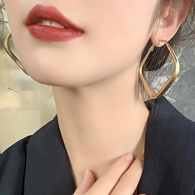 

GorGor Clip Earrings Women Originality Statement Minimalist Big Square Temperament Hyperbole Party Fashion Jewelry A081