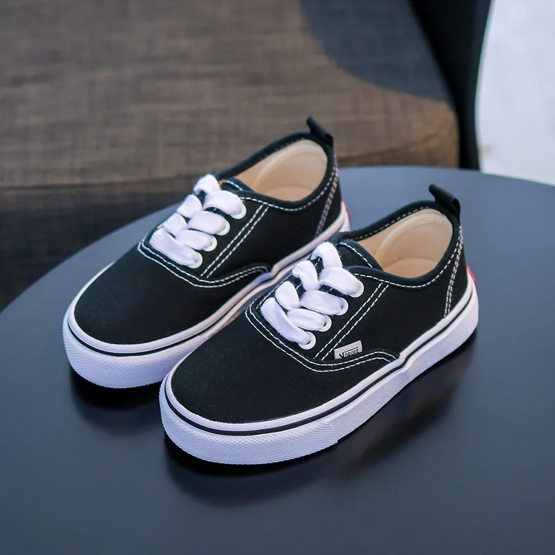

Children Black Board Shoes Simple Classical Slip On Canvas Shoes Non-slip Soft Shoes Boys Girls Leisure Outdoor tenis Shoes fash
