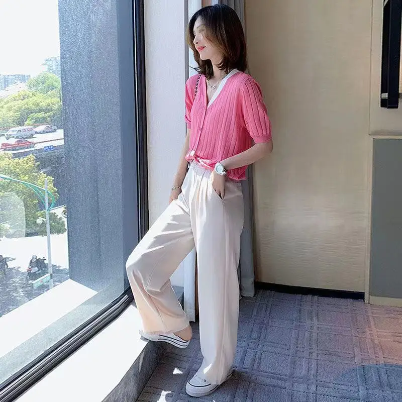 

Large ice silk knitted V-neck short sleeve women's summer versatile loose and thin button stitching knitted T-shirt