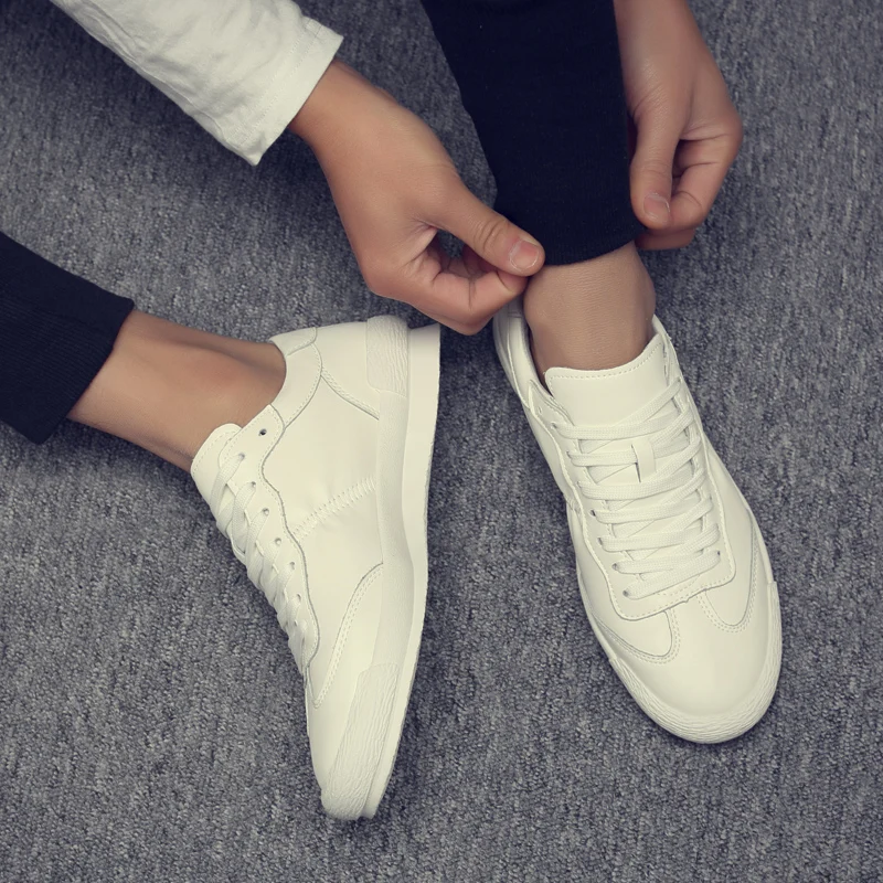 

2021 White Shoes Men Sneakers Classic fashion casual Shoes Man Outdoor Breathable Chaussure Homme Casual Flat Shoes for men