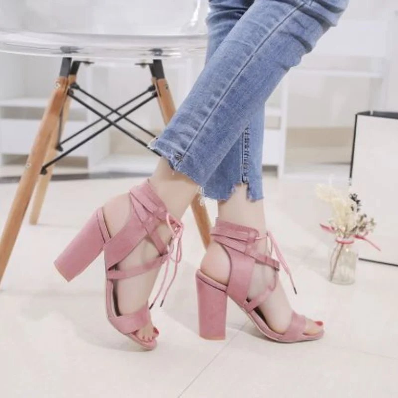 

2021 Summer New Roman High Heel Ankle Strap Women's Sandals Fashion Elegant Noble Versatile Chunky Heels KM148
