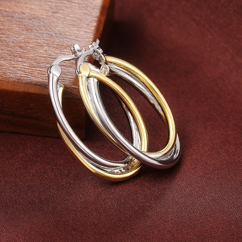 

Fashion Two Tone Metal Hoop Earrings for Women Oval Intertwine Design Personality Girl Daily Wearable Jewelry Earrings