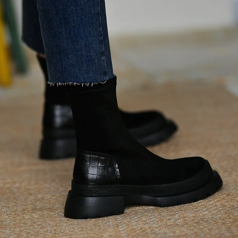 

New Female Fashion Slip On Low Heel Sewing Flock Platform Boots Women's Casual Comfortable Style Black Shoes HM050