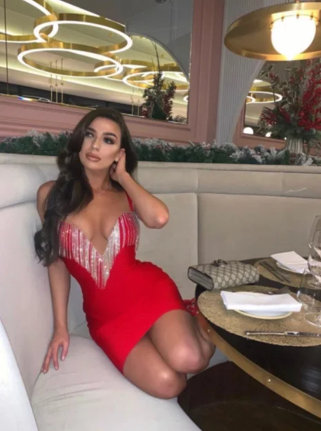 Высококачественное розовое платье без рукавов со стразами и кисточками в стиле