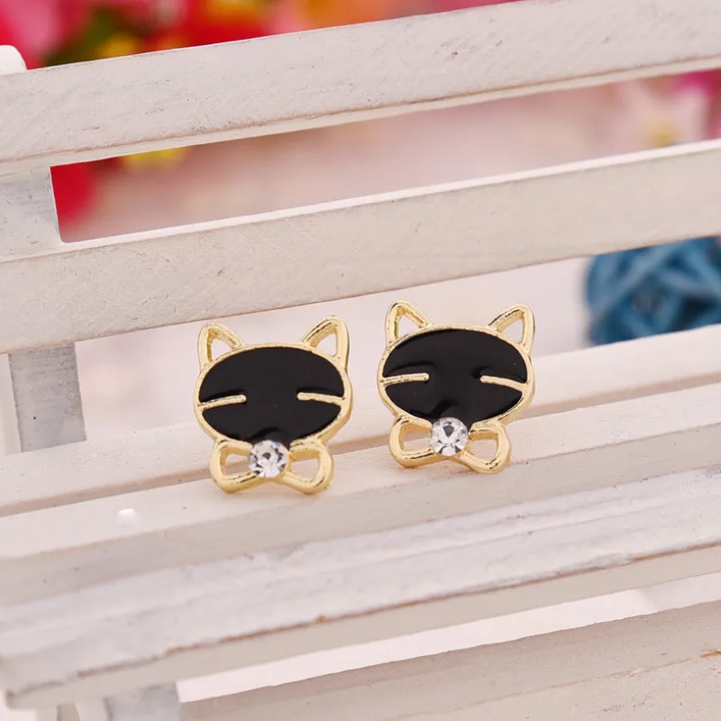Personality Creative Black Smiley Cat Ear Studs Earrings