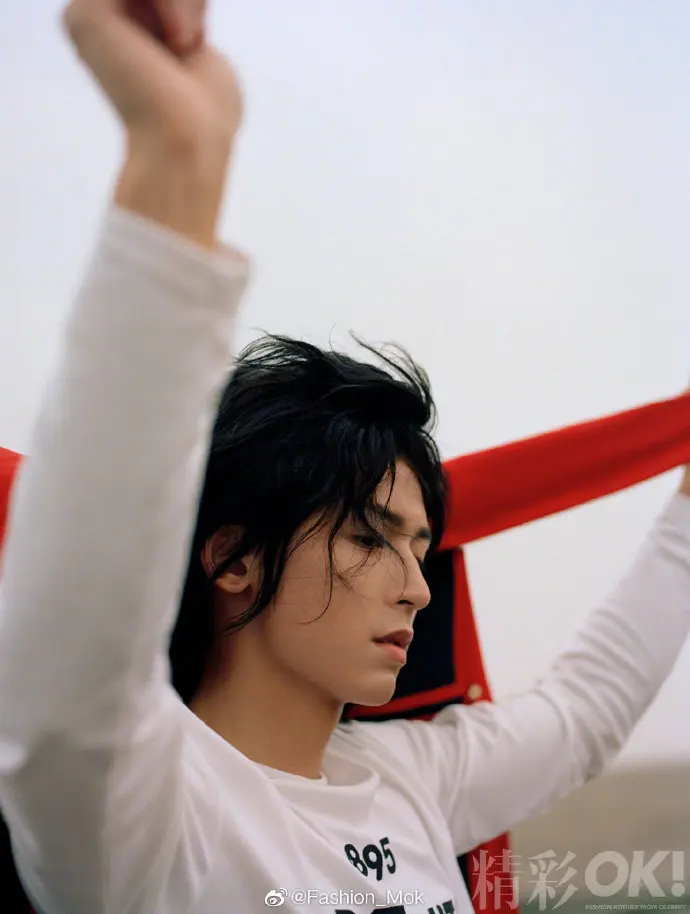 

2021 Zhang Zhehan Cover Fashion Magazine Word of Honor Zhou Zishu Interview Figure Photo Album Art Collection Book