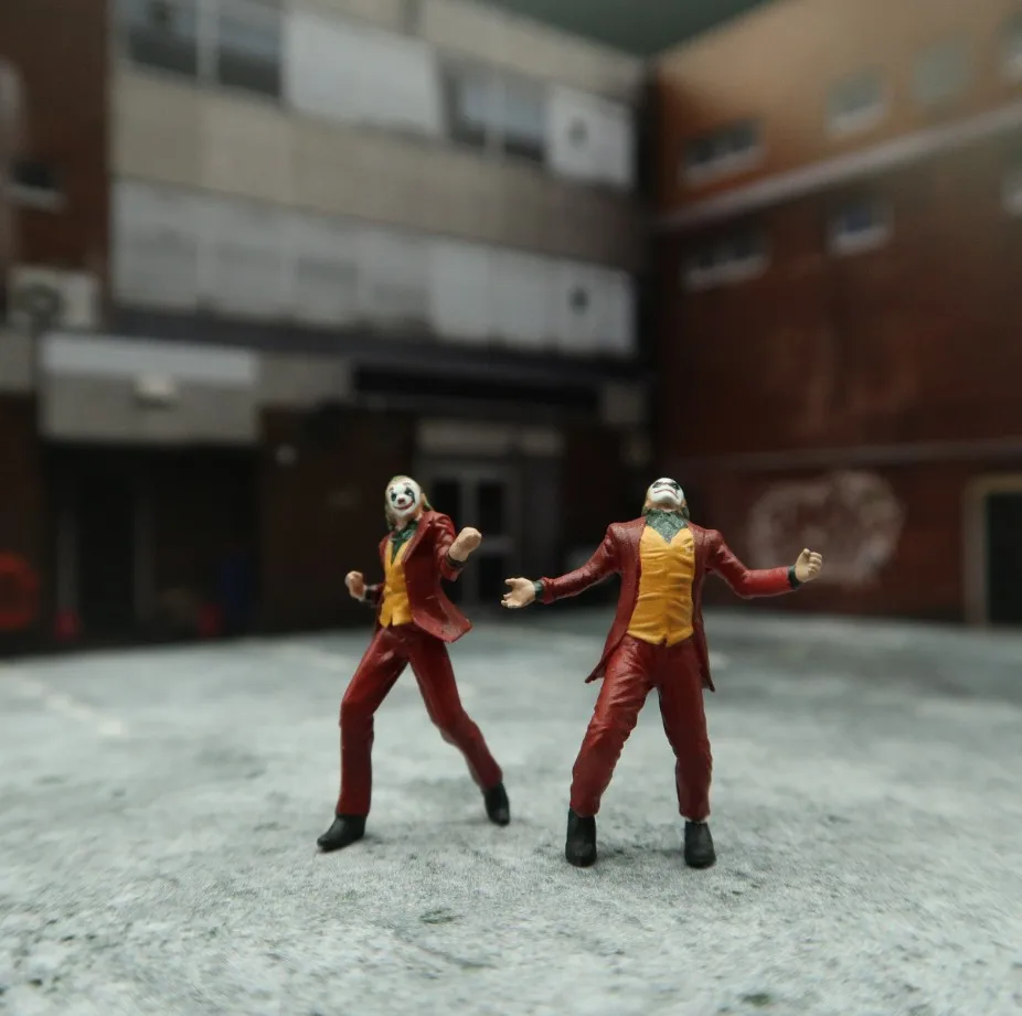 Модель Joker в масштабе 1:64 включая демонстрационную коробку Литые Автомобильные