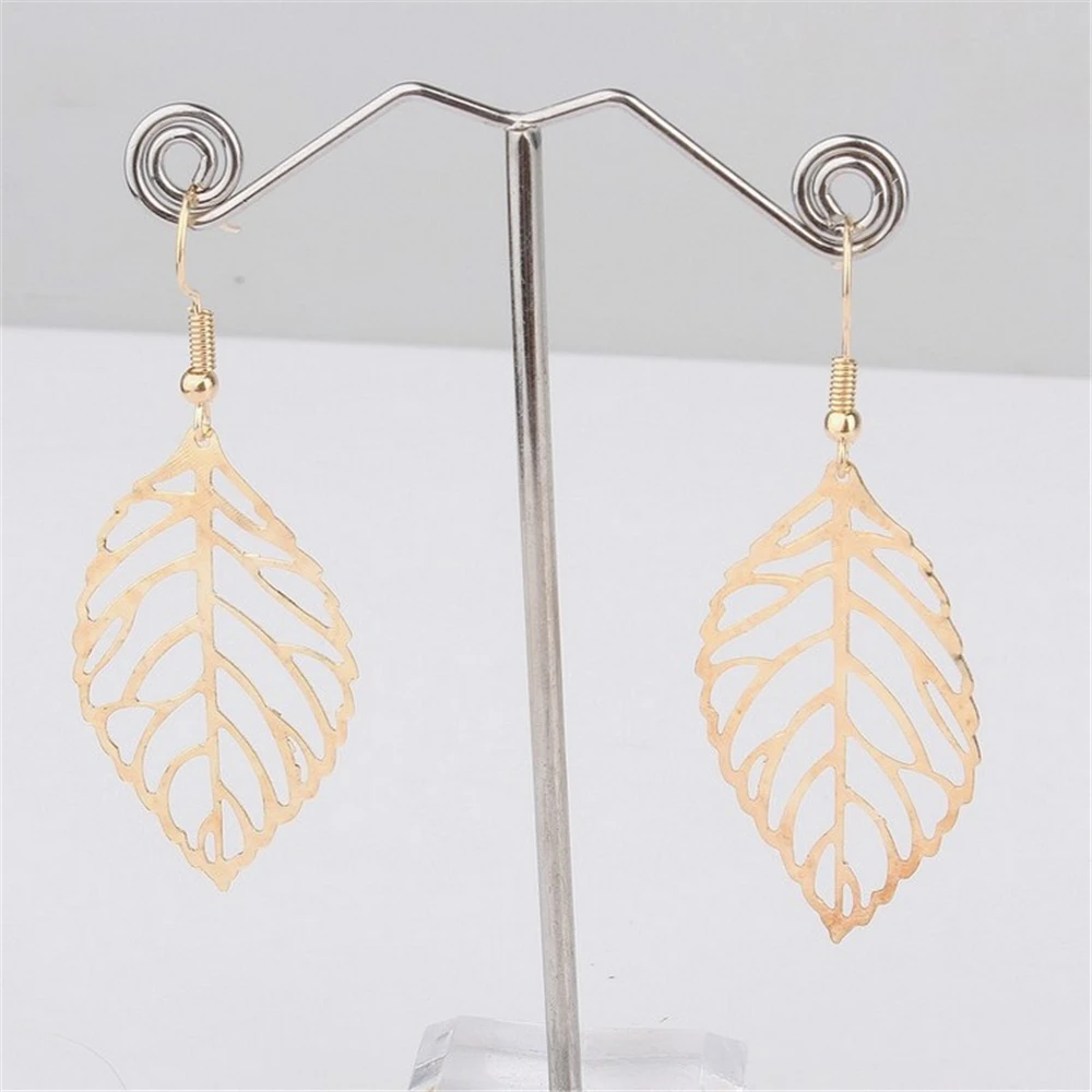 

NEW Contracted Sen Metal Leaves Women Earrings Everyday Wear The Spring And Autumn Period And The Earrings Jewelry