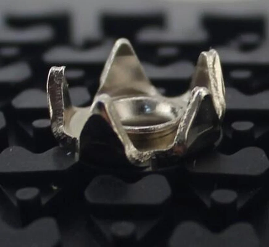 Принадлежности для скалолазания на открытом воздухе простые пятнистые скобы