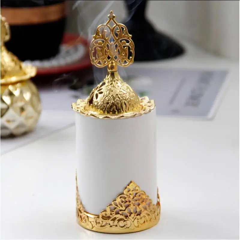 

European Style Ceramics Incense Holder With Golden Metal Lid Incense Censer Ornaments Black And White Tabletop Home Decoration
