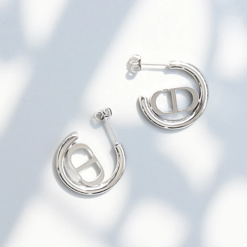

TOSAKO Hoop Earrings Gold Color Color Stainless Steel Stud Earring Pig Nose Letter Double D Women's Fashion Jewelry
