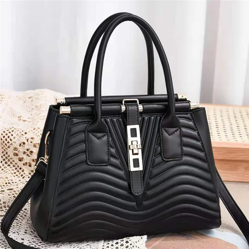 

Designer Leather Handbag for Women Girl Fashion Wave Pattern Messenger Bag Bolsa Female Shoulder Bags Ladies Party Crossbody Bag