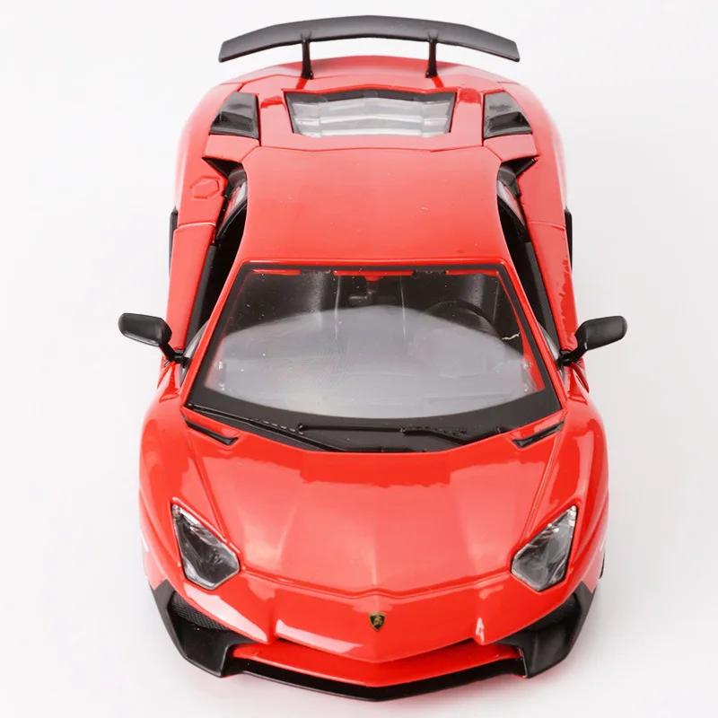 Bburago 1:24 Lambor LP750 литые под давлением модели автомобилей модель спортивный