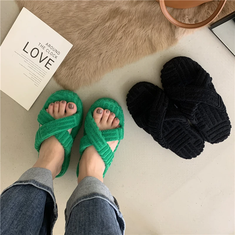 

2021 new green plush shoes slippers female net red the same cross-belt wool drag outer wear flat thick-soled slippers