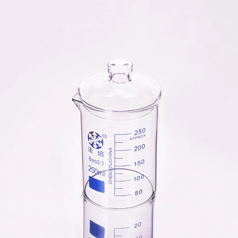Beaker in low form with spout,Capacity 250ml,Outer diameter=71mm,Thickness=3.3mm,Height=100mm,Laboratory beaker
