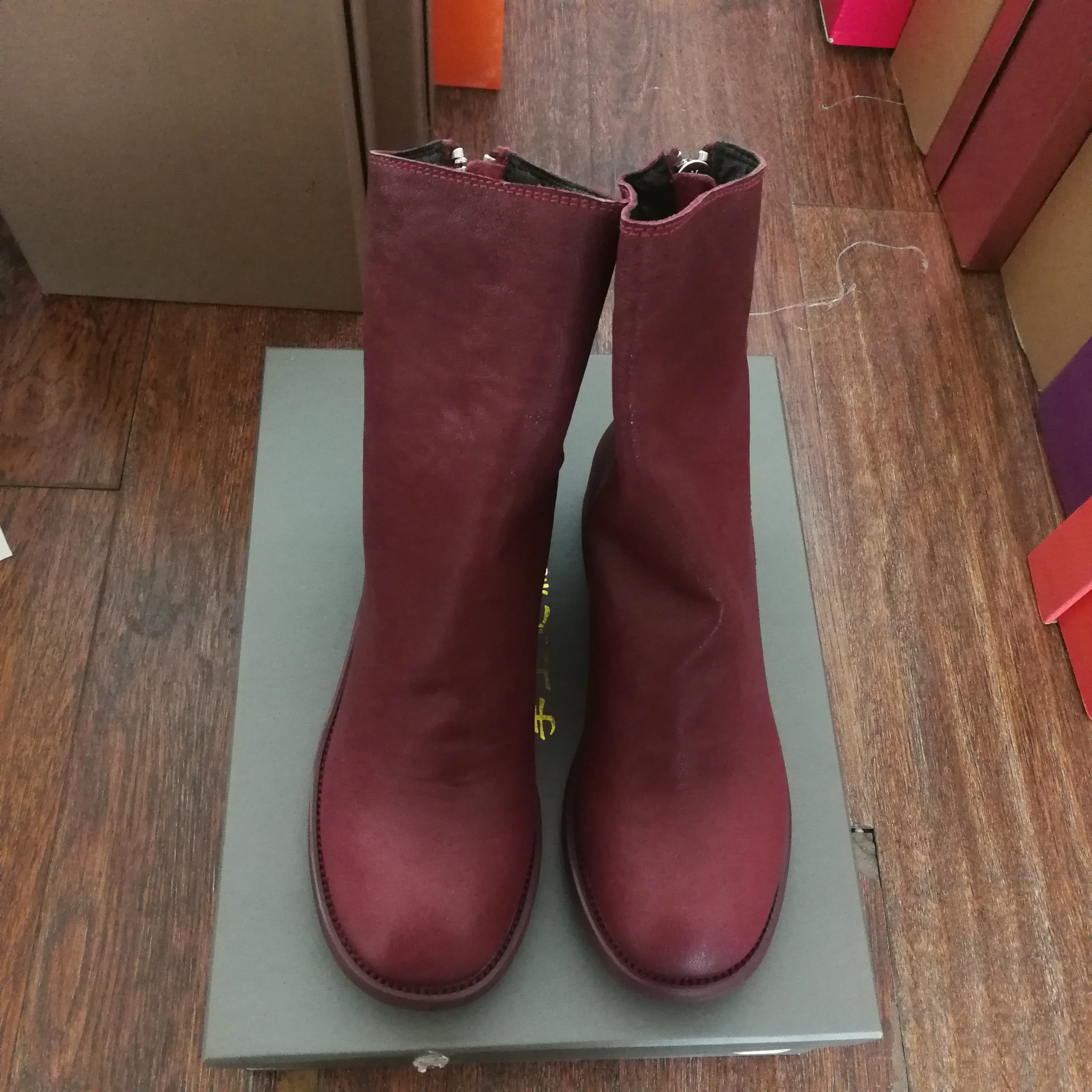 

ORCHA LISA High quality Genuine Leather Ankle boots Chelsea Boots Square heel Round -toe Zipper botas Black Red Size34-39 C568