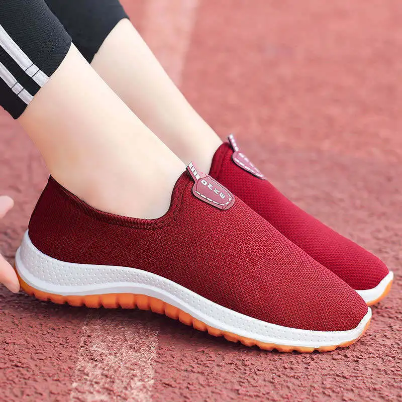

Women Casual Shoes Breathable Old Beijing Cloth Shoes Womens Sneakers Slip-on Ladies Loafer Mom Walking Shoe Flat Female Sneaker