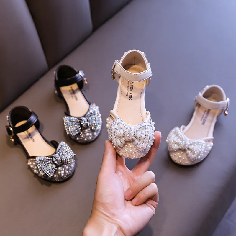 

Girls Sandals 2022 New Children Soft-soled Summer Crystal Shoes Baby Princess Shoes Sweet Bow-knot Sequined Fashion for Wedding