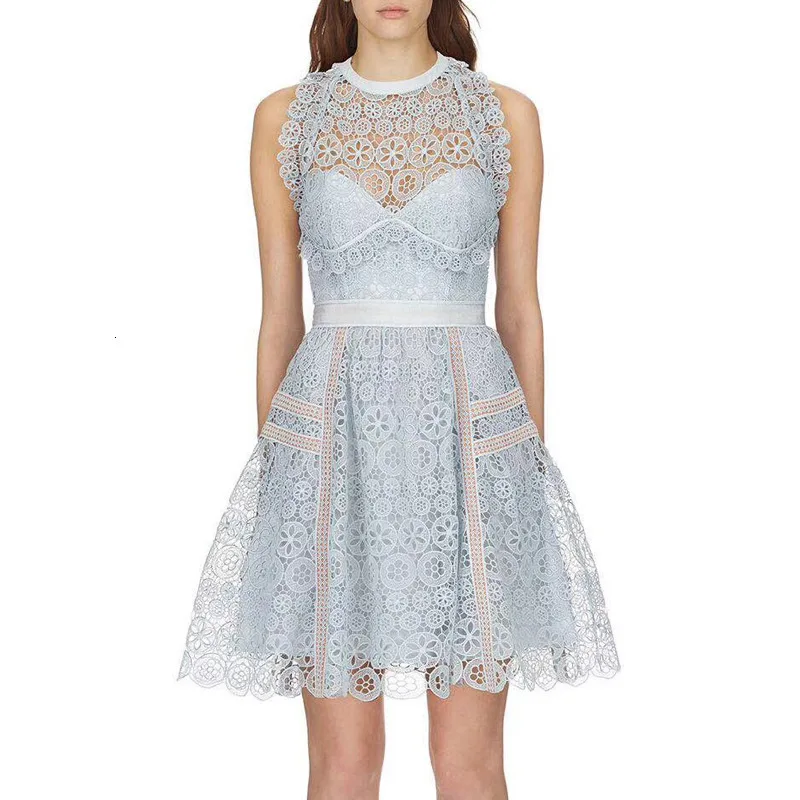 

Lace Floral Sleeveless Halter Backless Slim A-line Dresses Women Autumn Winter Fashion Clothing Y602