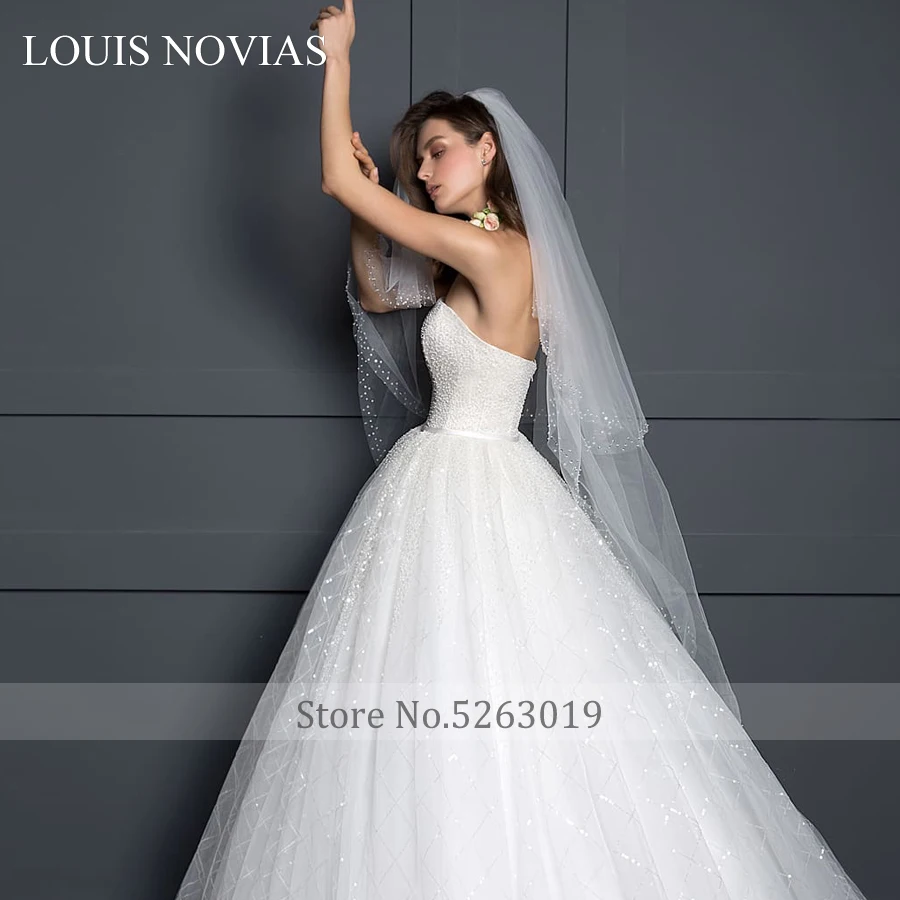 Простое свадебное платье Louis Novias ТРАПЕЦИЕВИДНОЕ без рукавов с ремнем из бисера и