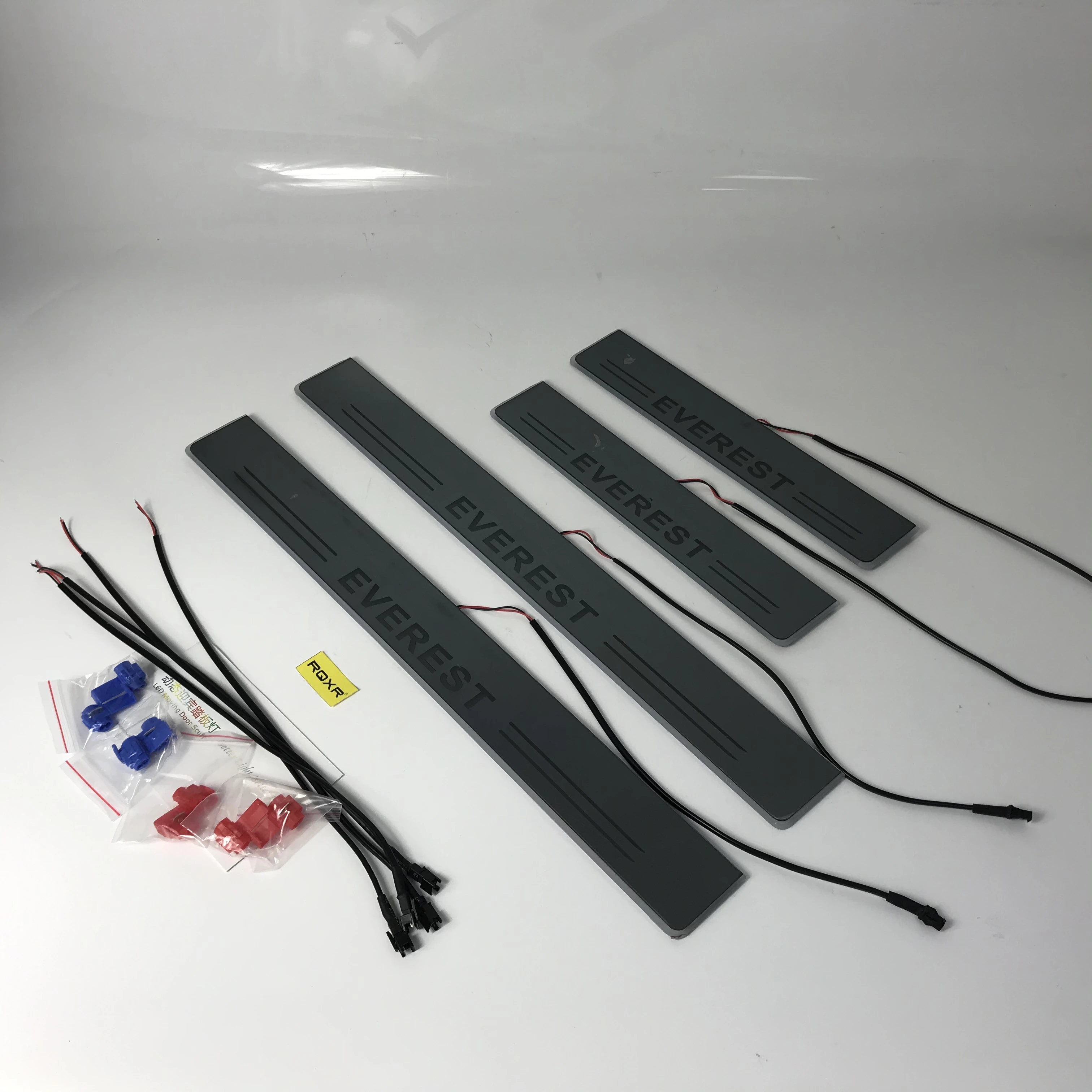 

RQXR led moving door scuff for Ford Everest dynamic door sill plate flat lining overlay Flowing/still light