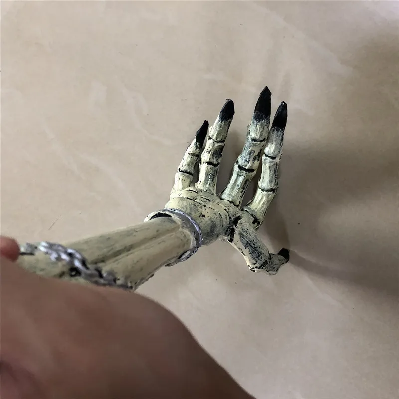 Реквизит для косплея на Хэллоуин 1:1 страшный скелет захват оружие-сюрприз