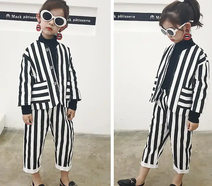 Костюм для девочек на весну и осень 2019 модный костюм из двух частей в Корейском