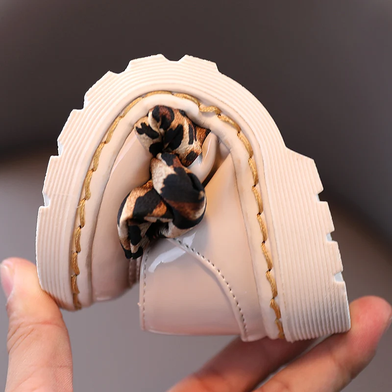 Туфли для девочек модные весенне-осенние детские элегантные леопардовые туфли