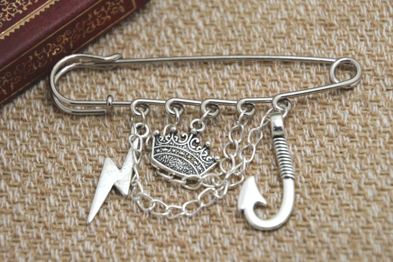 

12 шт. Шекспира в стиле «короля Лира тематические кулоны с цепочкой Килт pin Броши (50 мм)