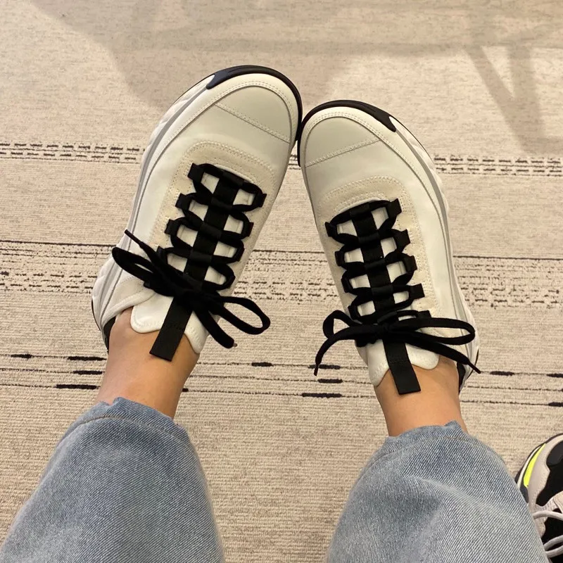 Кроссовки женские на толстой платформе со шнуровкой спортивные для весны