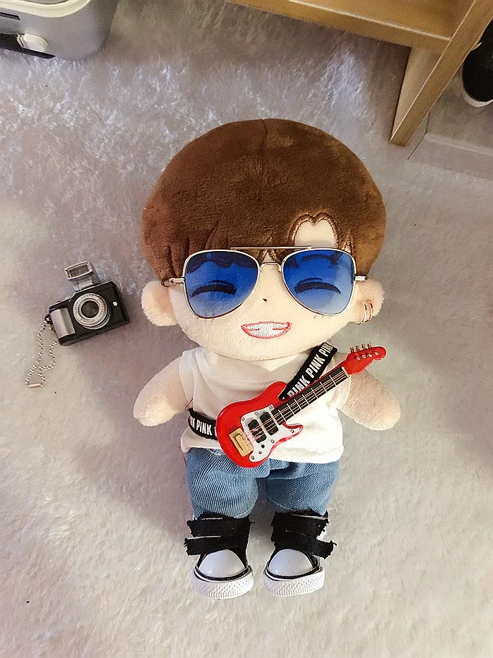 

[MYKPOP]KPOP Dolls & Accessories: Electric Guitar for 20cm Dolls Guitar with Strap Dolls Fashion Accessories SB20092003