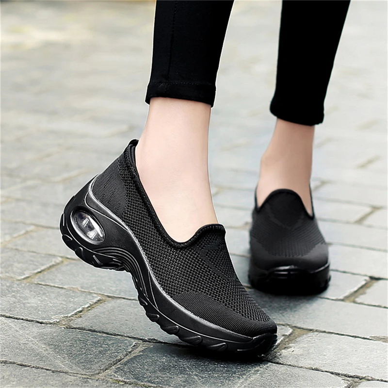 

Summer Shoes Middle-aged Mom And Dad Shoes Breathable Shoes For The Old Lightweight Walking Women Men Casual Shoes Big Size