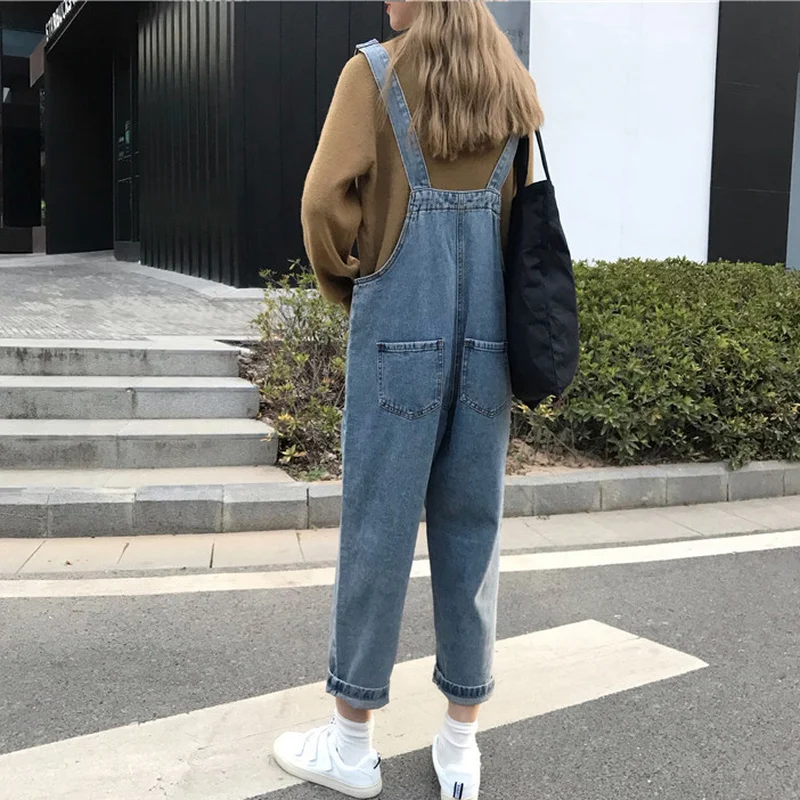 Женский джинсовый комбинезон на бретельках укороченный Длинный свободный