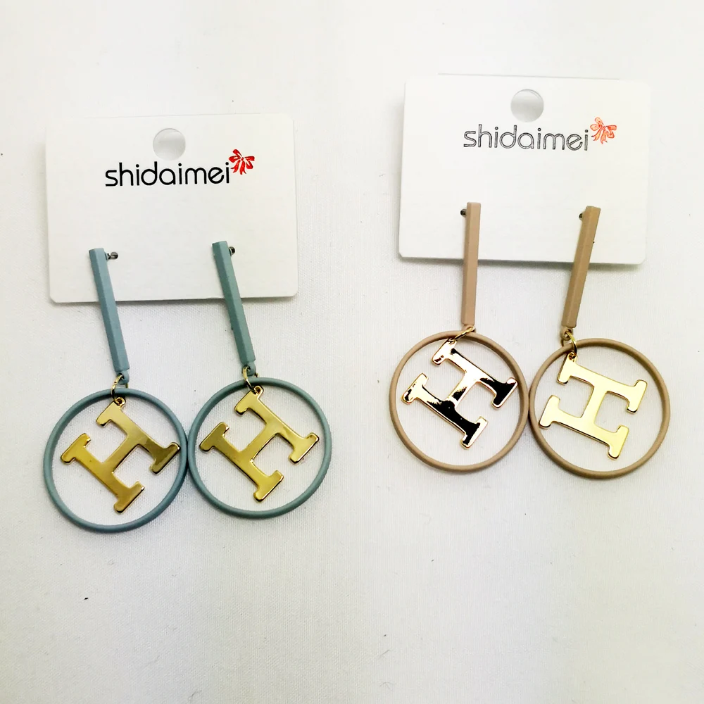 

Серьги-гвоздики с буквами инициала H, украшения для пирсинга под золото с буквами алфавита, бижутерия для женщин