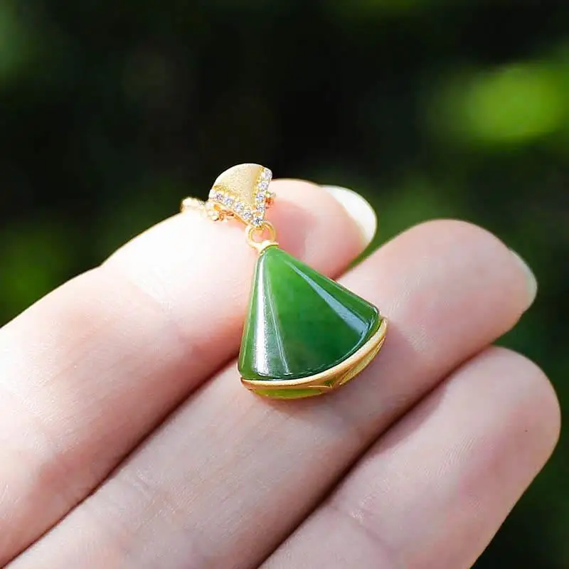 

Natural Hetian Jade Green Jade Pendant S925 Sterling Silver Fan-Shaped Jade Vintage Gilding Craft Silver Necklace