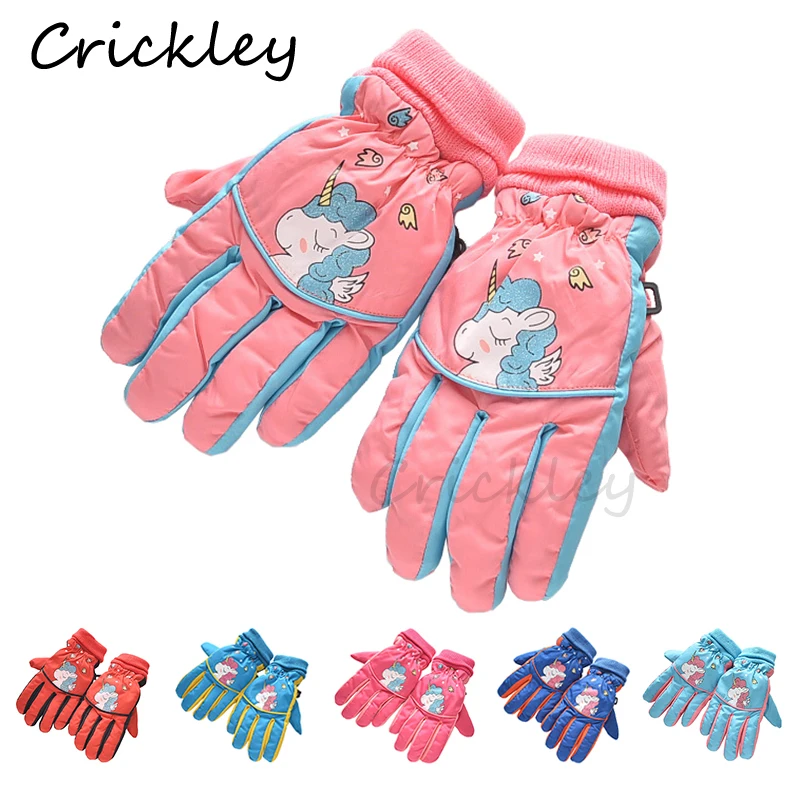 

Зимние перчатки для девочек и мальчиков с мультяшным единорогом Зимние теплые плюшевые детские варежки водонепроницаемые Нескользящие лы...