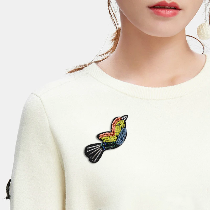 Разноцветная брошь ручной работы из бисера летающая птица нашивка для одежды