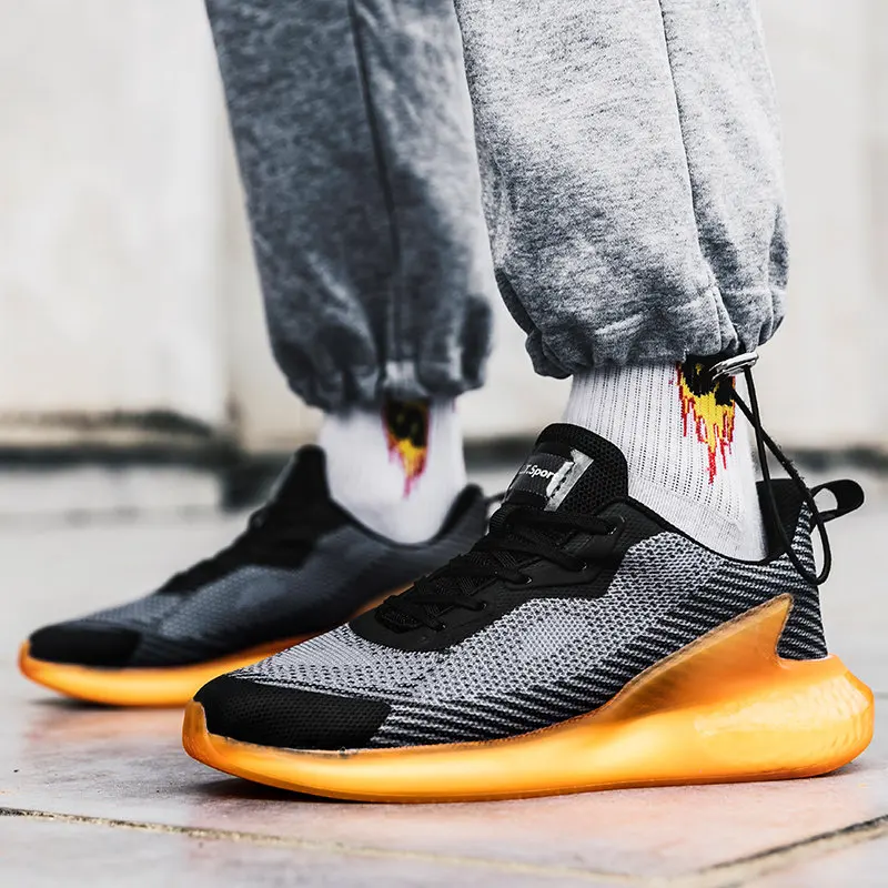 

Fashion White Lightweight Men Running Shoes Outdoor Jogging Sneakers For Men Sports Popcorn Bounce Trainers Men chaussures homme