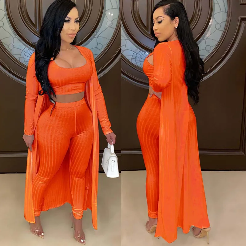 Женский костюм из укороченного топа и леггинсов с высокой талией длинного