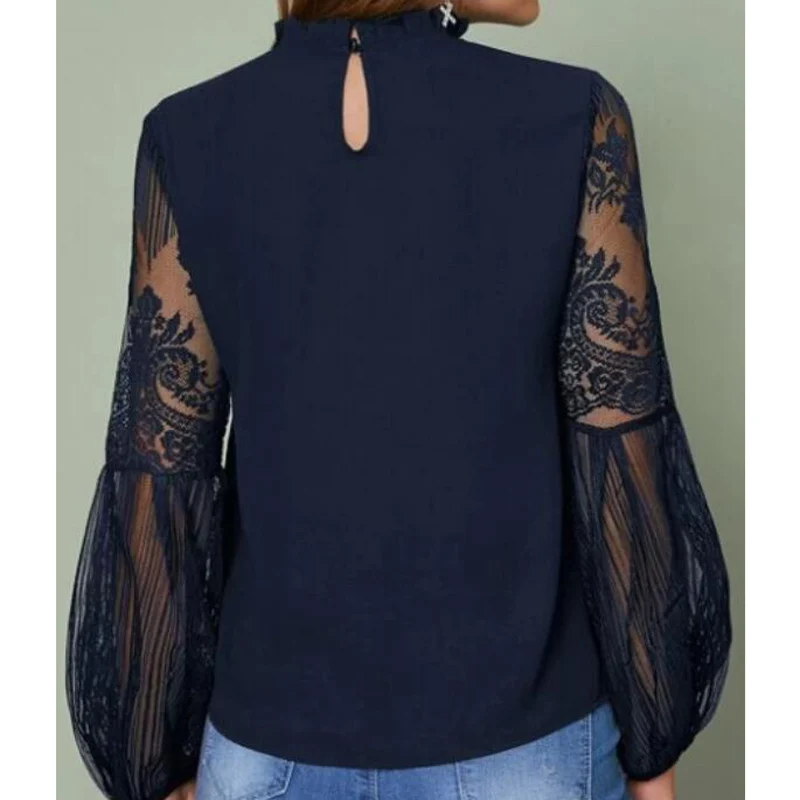 

Shirts & Blouses