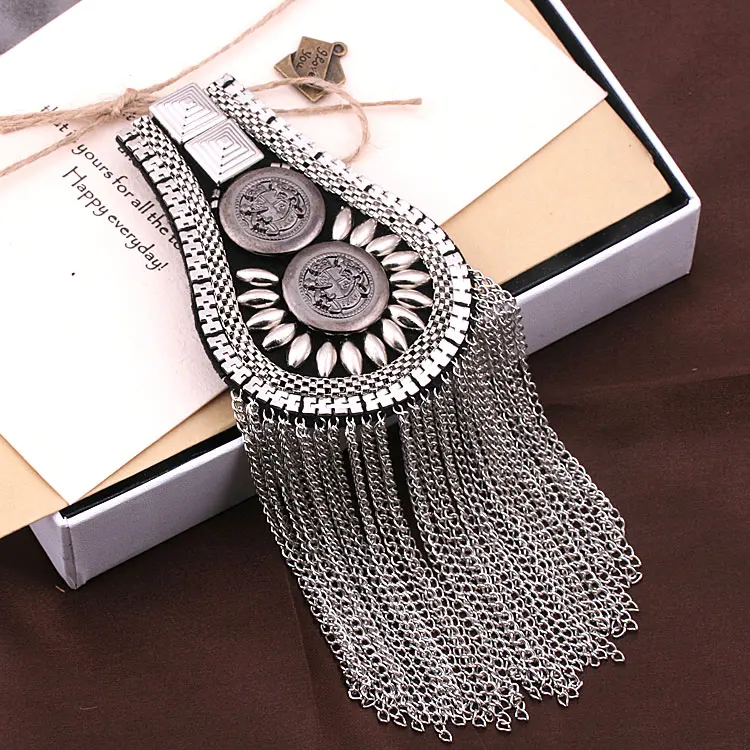 

1PC epaulette-shoulder Fashion Tassel Chain Shoulder Board Badges Fabric Metal Epaulette Military Pin on Brooch Medal Jacket