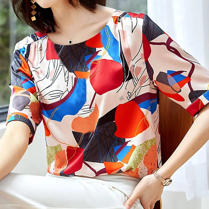 

Satin Shirts Women Blouse Elegant Half Sleeve O-neck Female Imitation Silk Blouses Lady Plus Size Tops Blusas 2021 Summer Y65